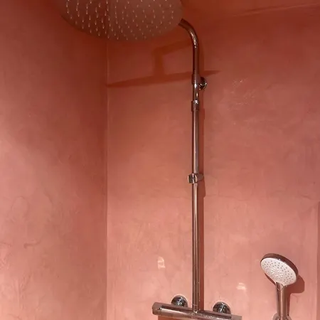 לינה וארוחת בוקר Rose