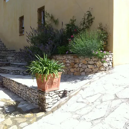 Rose Bed & Breakfast