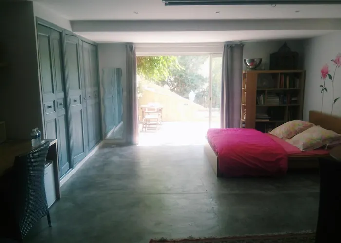 Rose Bed & Breakfast Cassis