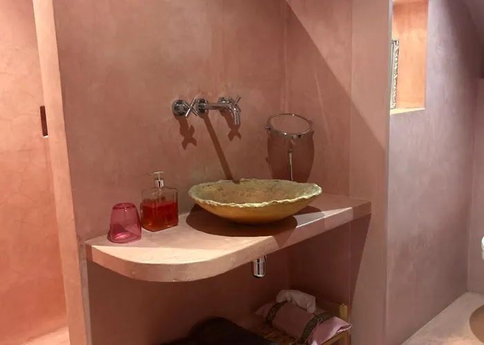 Rose Bed & Breakfast *