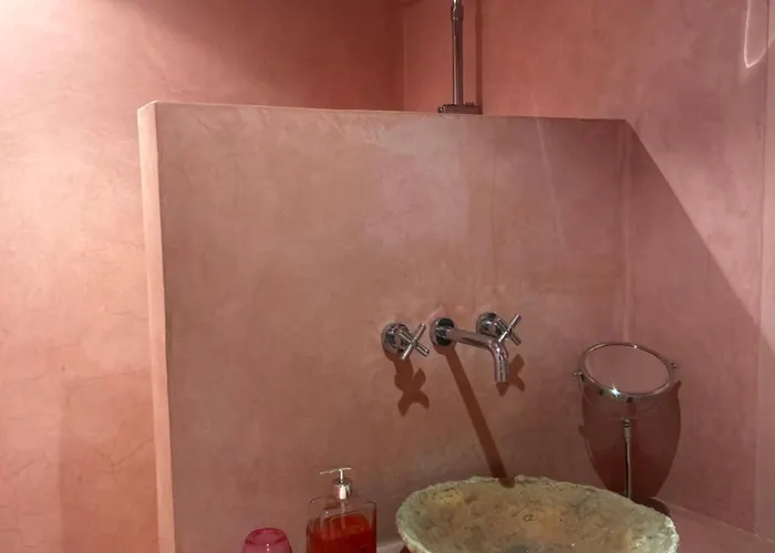 לינה וארוחת בוקר Rose