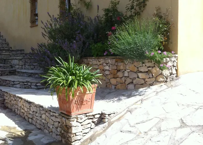 Rose Bed & Breakfast