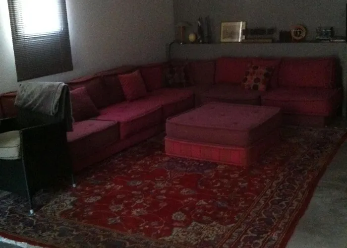 Rose Nocleg ze śniadaniem 3*